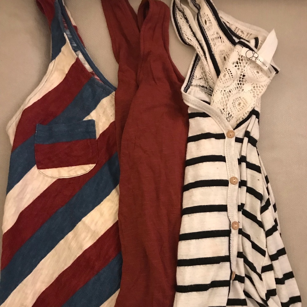 Pack of tank tops